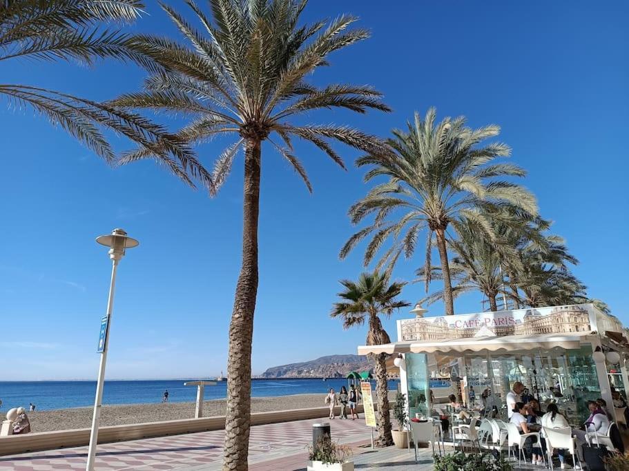 Estupendo Piso Renovado A 30 Metros De La Playa Apartamento Almería Exterior foto
