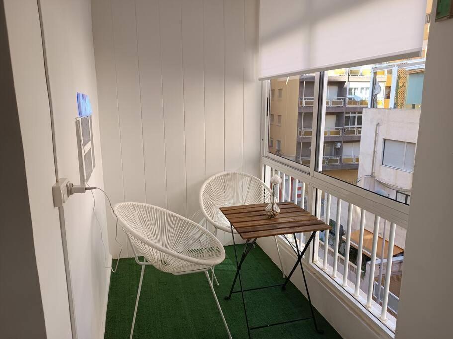 Estupendo Piso Renovado A 30 Metros De La Playa Apartamento Almería Exterior foto